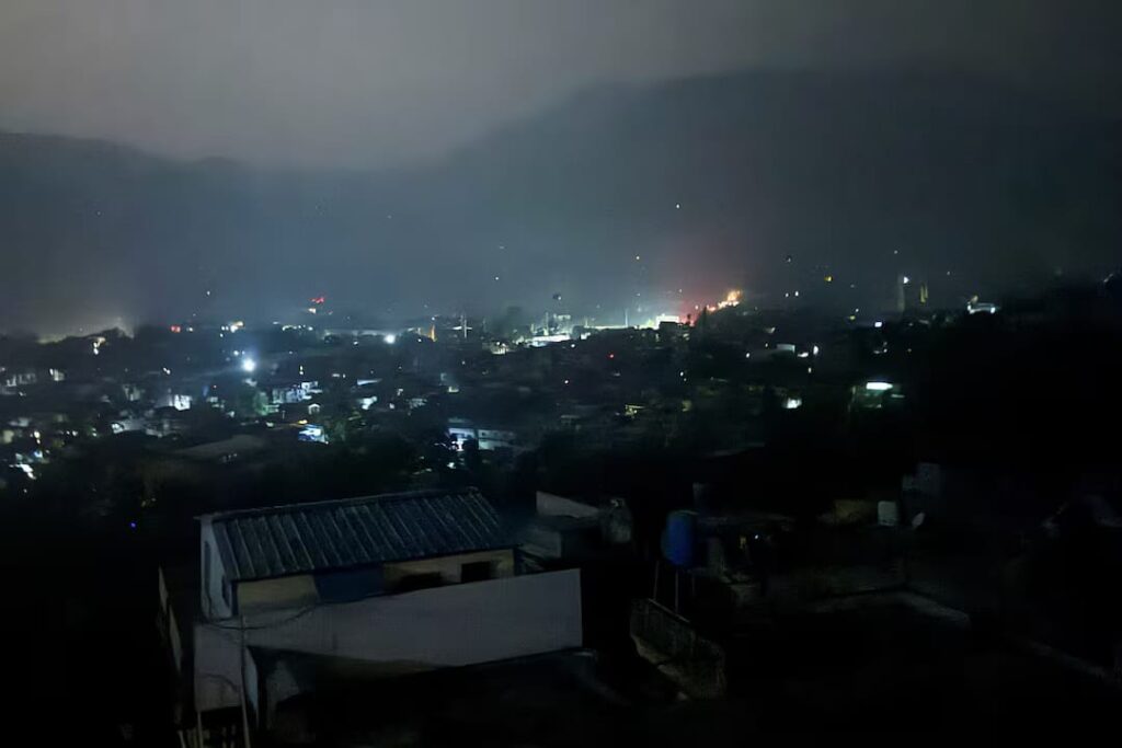 Hindistan’dan Pakistan ve Keşmir’e Füze Saldırısı: 3 Ölü, 12 Yaralı – Gerilim Tırmanıyor