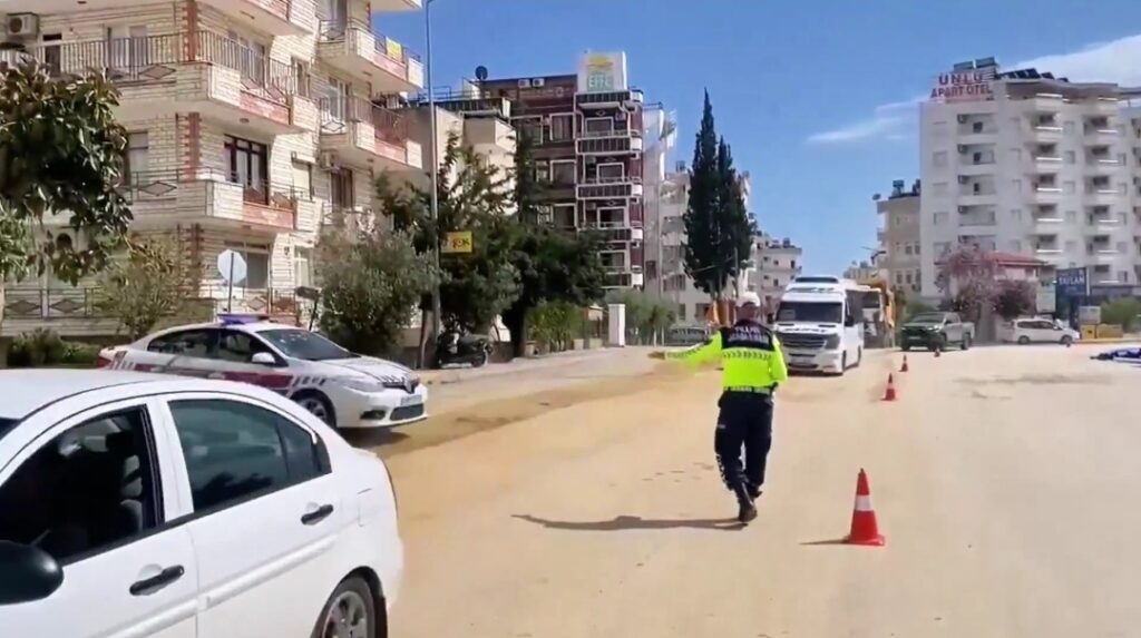 Ali Yerlikaya: 2025’in İlk 4 Ayında Trafikte Hava Destekli Denetimlerle 37 Bin Araca İşlem Yapıldı!