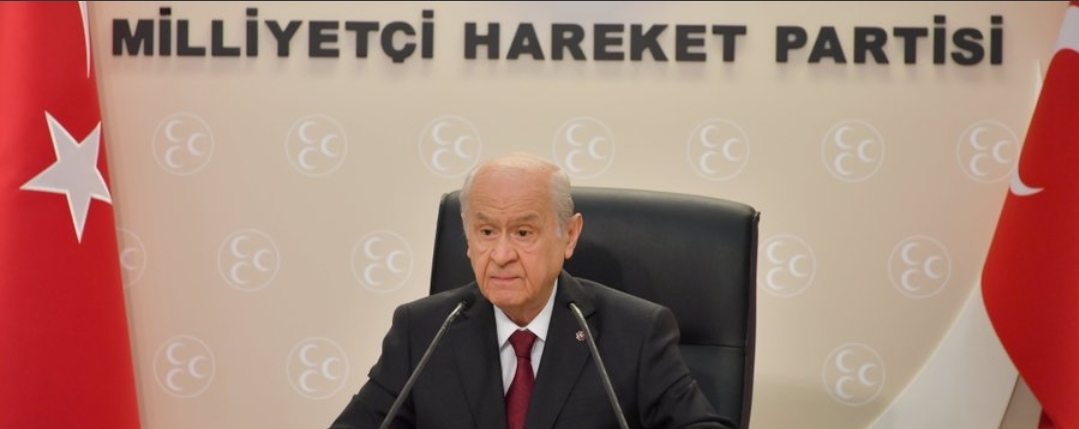 Devlet Bahçeli’den Şiddet Tepkisi ve Taziye Mesajı: “Türkiye’yi Tahrik Ortamına Sürüklemek Tarihi Bir Yanlıştır”