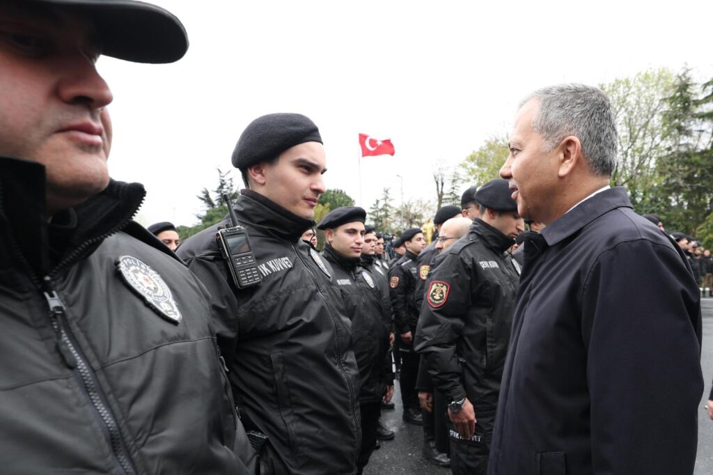1 Mayıs’ta 409 Gözaltı: İçişleri Bakanı Yerlikaya’dan Açıklama