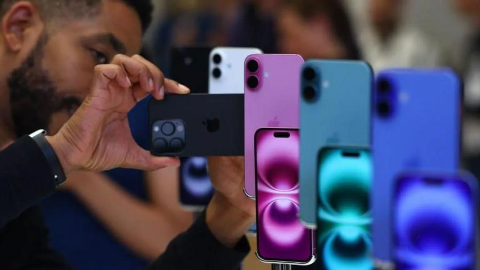 Apple, Üretimini Amerika’ya Taşımıyor: Trump’ın Çağrılarına Rağmen Asya’ya Yatırım Sürüyor