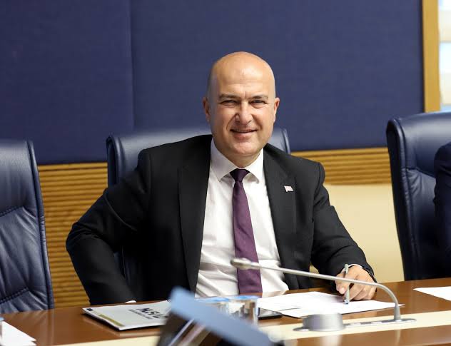 CHP’li Murat Bakan’dan İçişleri Bakanı Ali Yerlikaya’ya Sert Tepki: “Bu Artık Siyasi Değil, Patolojik Bir Durum!”