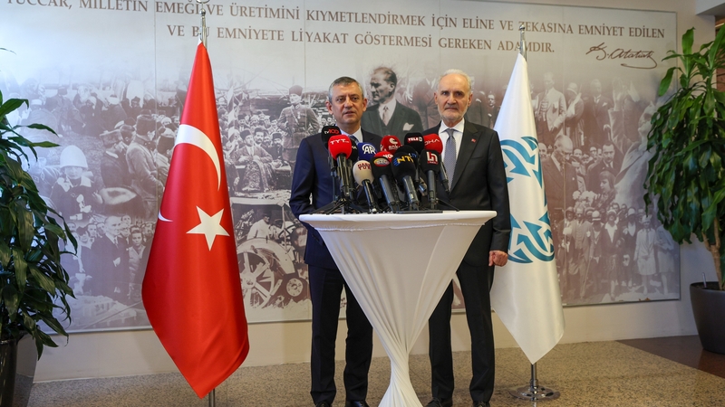 Özgür Özel’den İstanbul Ticaret Odası’na Ziyaret: “Ekonomimizi Sırtında Taşıyan Görünmez Kahramanların Konuğu Olduk”