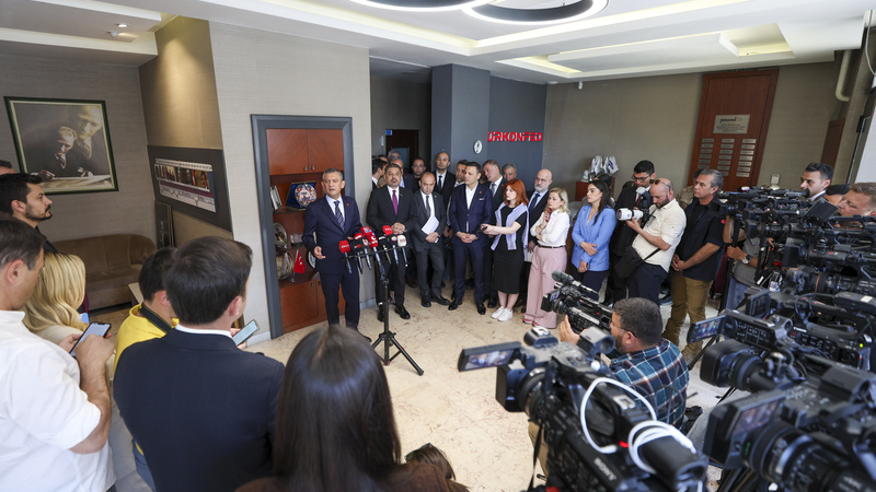 Özgür Özel’den Kritik Açıklamalar: “İş Dünyasının İhtiyacı Olan Huzur”