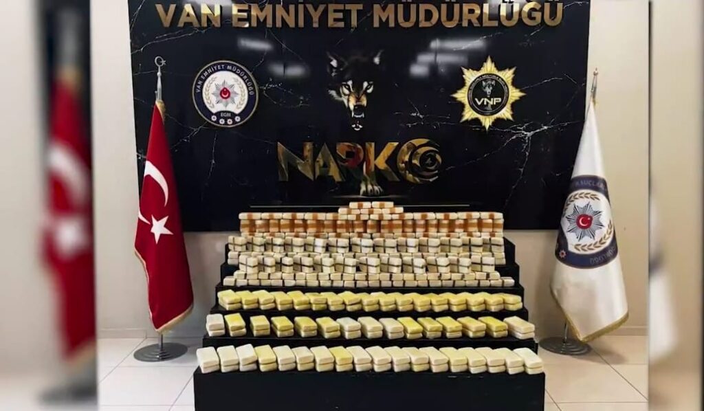 Van ve Şanlıurfa’da Zehir Tacirlerine Darbe: 311,5 Kilo Uyuşturucu Ele Geçirildi!