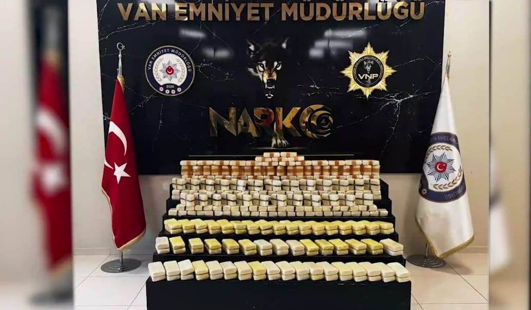 Van ve Şanlıurfa’da Zehir Tacirlerine Darbe: 311,5 Kilo Uyuşturucu Ele Geçirildi!