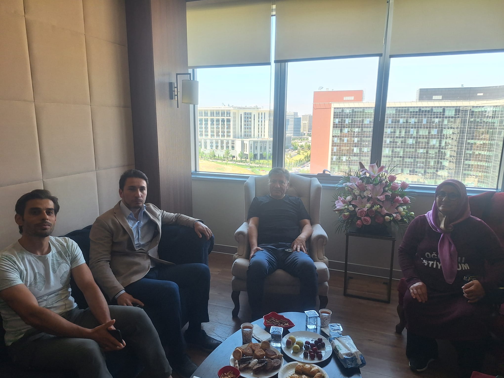 Liberal Parti’den CHP’li Murat Emir’e Geçmiş Olsun Ziyareti