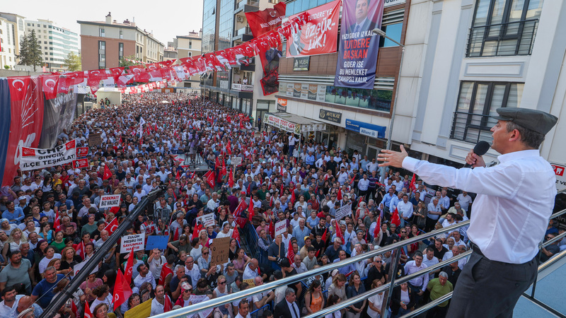 Özgür Özel’den Adıyaman’da Sert Çıkış: “Bu Millet Yedi Düvele Diz Çökmedi, Tayyip Erdoğan Sana da Çökmeyecek!”