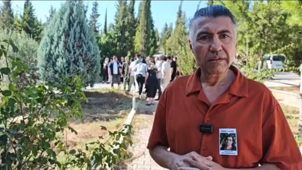 TRT Eski Spikeri Sırrı Er’den Vefat Eden Doç. Dr. Esen Savaş İçin Duygusal Mesaj: “Artık Bu Zulüm ve Ötekileştirici Dil Sonlanmalı!”