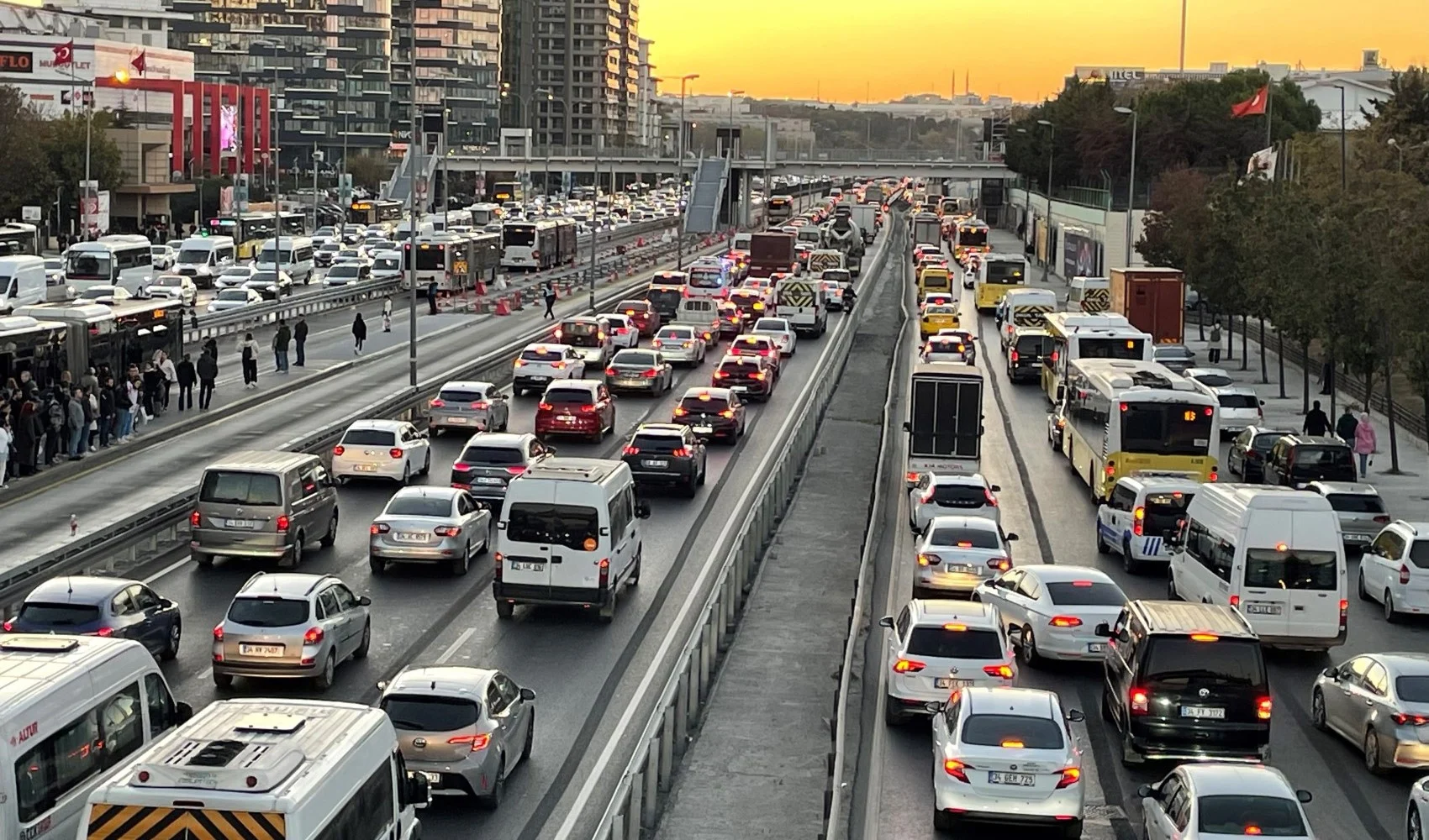 Haziran 2025’te 189 Bin 237 Taşıt Trafiğe Kaydoldu: Otomobil Kayıtlarında Düşüş Sürüyor