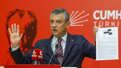 CHP Genel Başkanı Özgür Özel’den Sert Çıkış: “Lağım Patlamıştır, Sürdürmeye Çalışan Herkesin Üzerine Bulaşacaktır”