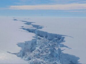 7,5 Büyüklüğünde Korkutucu Deprem! Antarktika’da Yer Yerinden Oynadı, Şili’de Tsunami Alarmı!