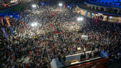 CHP Lideri Özgür Özel’den Zeytinburnu’nda Sert Mesajlar: “Korkmuyoruz, Teslim Olmayacağız”