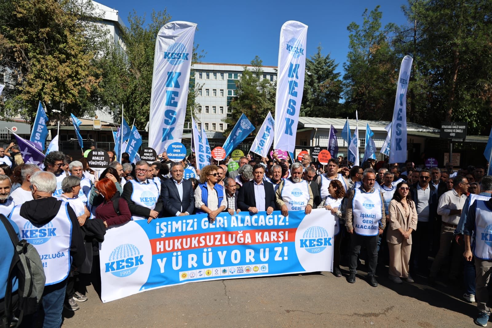 KESK’in Ankara Yürüyüşü Başladı: “KHK’lılar Yürüyor, İşimizi Geri Alacağız!”