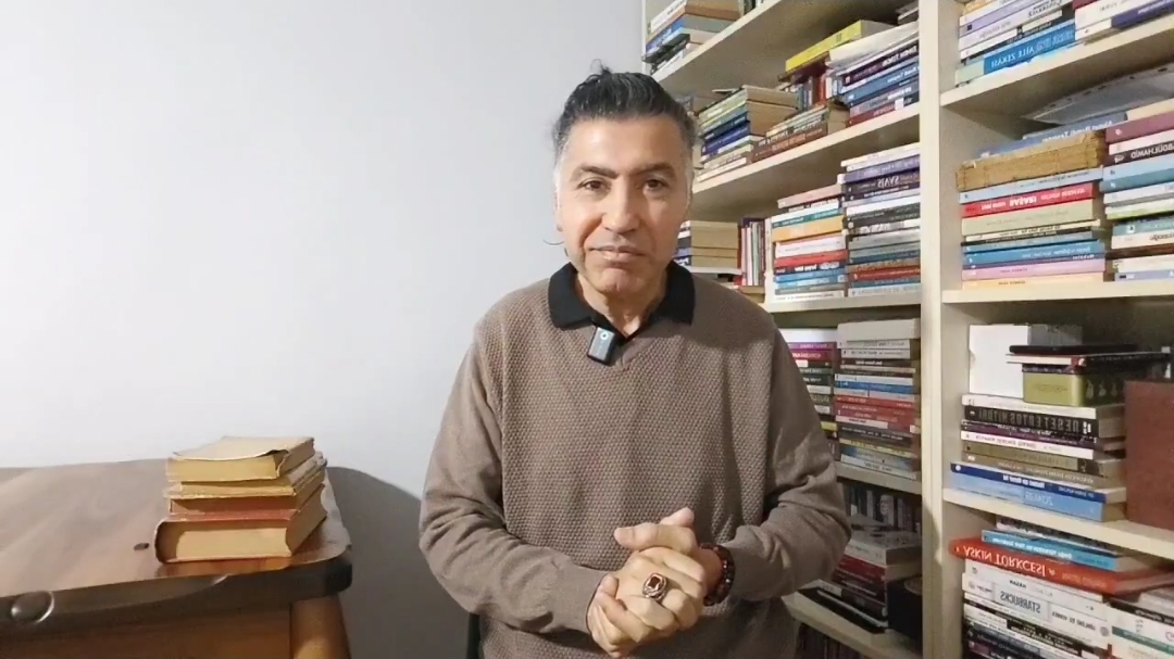 TRT Eski Spikeri Sırrı Er: “Ölçü Hayatın Pusulasıdır, Ölçüsüzlük Toplumu Yıpratıyor”