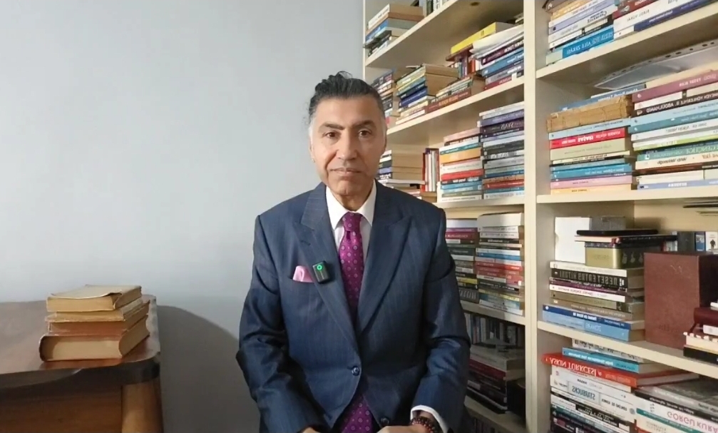 TRT Eski Spikeri Sırrı Er: “KHK’lar Topyekûn İptal Edilmeli, İhraç Edilenler Görevlerine İade Edilsin!”