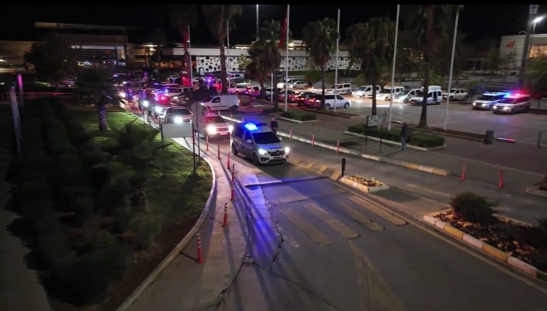 Adana Merkezli 10 İlde Dev Operasyon: 403 Adrese Baskın, 106 Şüpheli Gözaltında!