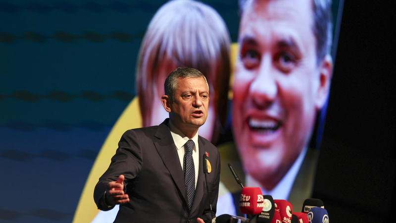 CHP Lideri Özgür Özel: “Ferdi Zeyrek Vakfı’na Sahip Çıkmak, Manisa’ya ve Yoksul Çocuklara Sahip Çıkmaktır”