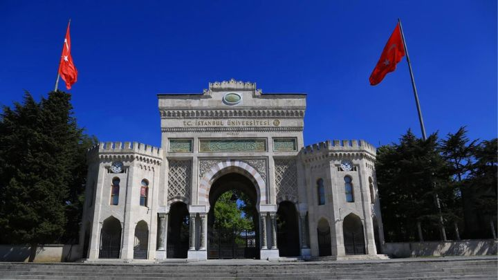 İstanbul Üniversitesi Hukuk Fakültesi’nden Dikkat Çeken Karar: Cuma Günleri Ders Yok