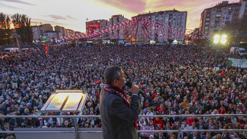 CHP Lideri Özgür Özel Eskişehir Mitingi: Nadir Toprak Elementleri Uyarısı, Erdoğan Eleştirisi ve Türkiye İttifakı