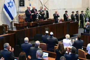 Donald Trump’tan Kudüs’te Tarihi Açıklama: “Savaş Bitti!” – İsrail Parlamentosu’nda Dakikalarca Ayakta Alkışlandı