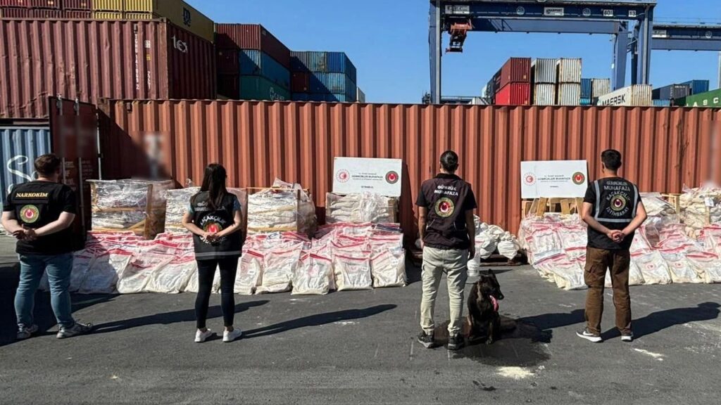 Türkiye-İspanya Ortak Operasyonunda 1,7 Ton Kokain ve 105 Kilo Esrar Ele Geçirildi