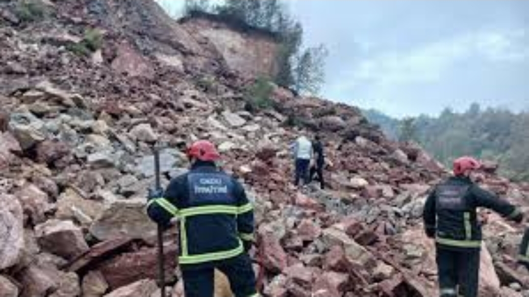 Ordu Fatsa’da Taş Ocağında Göçük: 2 İşçi Enkaz Altında! Kurtarma Çalışmaları Sürüyor