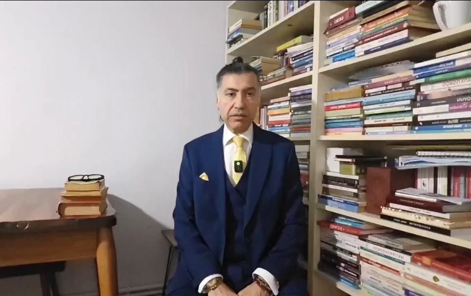 TRT Eski Spikeri Sırrı Er: “Ayrımcılık Bu Ülkenin Kangren Olmuş Organıdır!”