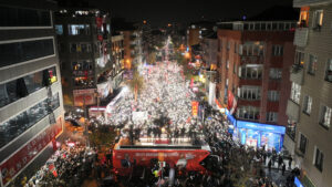 Özgür Özel’den Sultangazi Mitinginde Sert Mesajlar: “Yapamıyorsan Getir Sandığı; Bu Millet O Koltukları Altınızdan Çekip Alacak”