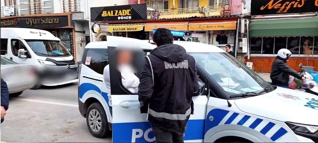 81 İlde Göçmen Kaçakçılarına Büyük Darbe: 29 Organizatör ve 687 Düzensiz Göçmen Yakalandı