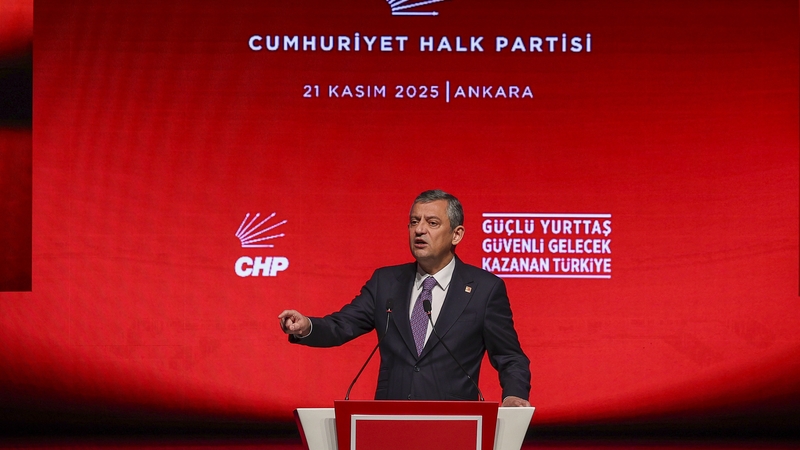 Özgür Özel’den CHP Parti Programını Tanıttı: “Çökmüş Devlet Mekanizmasına İtirazımız Var”