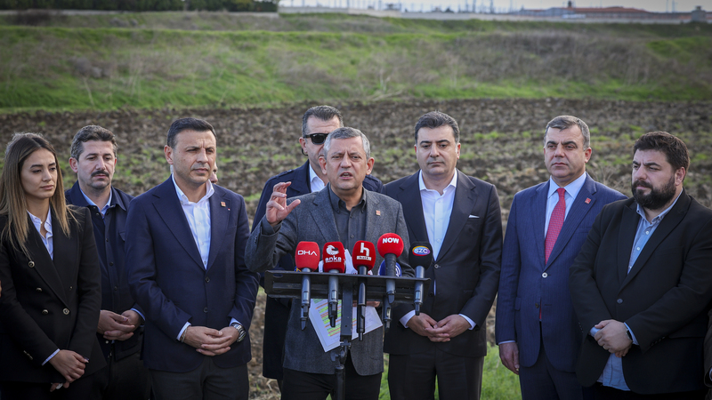 CHP Lideri Özgür Özel’den Silivri’de Sert Sözler: “Tel Tel Dökülen, Hatalarla Dolu Bir İddianame ile Karşı Karşıyayız”