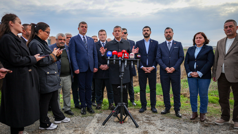 CHP Lideri Özgür Özel’den Sert Açıklama: “Akın Gürlek İddianamenin Başına Sayfalarca Siyasi Değerlendirme Koymuş”