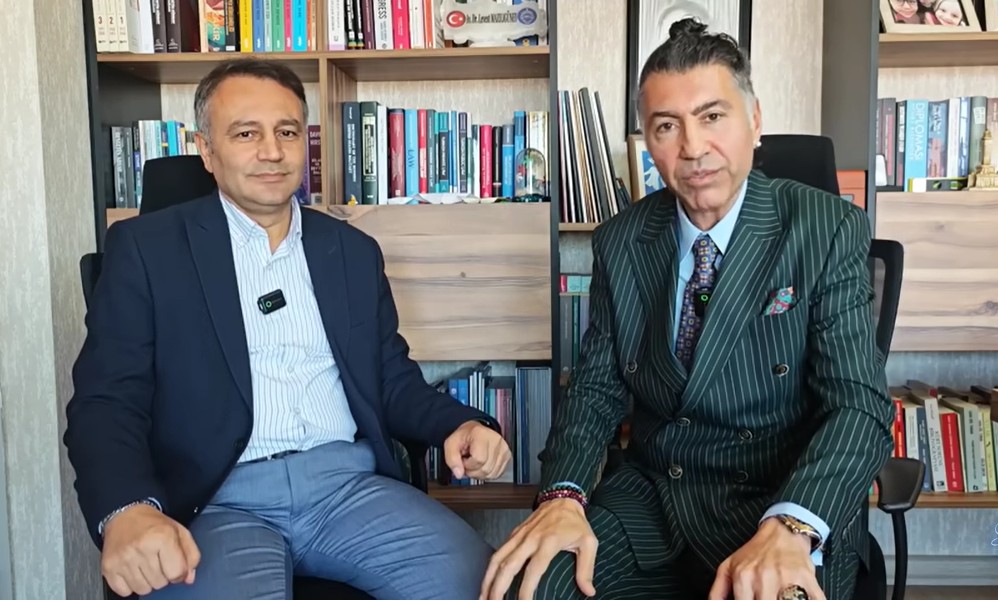 TRT Eski Spikeri Sırrı Er’in Hukukçu Levent Mazılıgüney ile Röportajı: “AYM Başkanı ‘Çok Korkuyorum’ Demekte Haklı — Sabahlara Kadar Ağlasa Haklıdır”