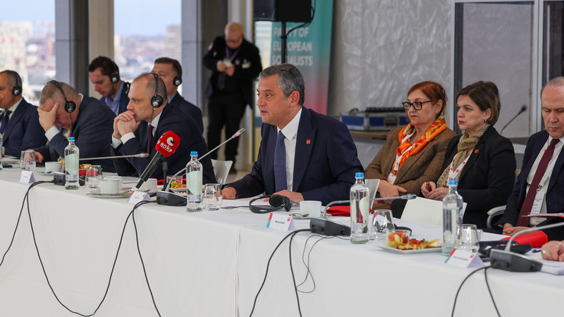 CHP Lideri Özgür Özel Brüksel’de Konuştu: “Erdoğan’ın Vaat Ettiği İstikrar Değil, Otoriter Çıkar İlişkisi”