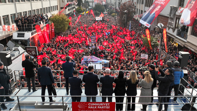 CHP Lideri Özgür Özel Edirne Mitinginde: “AK Parti Salonların, CHP Meydanların Partisidir”