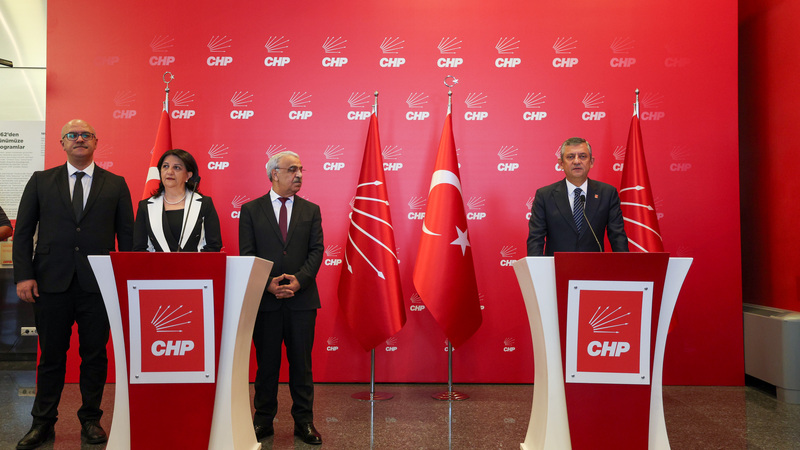 CHP Lideri Özgür Özel: “Türk’ün de Kürt’ün de Evladının Geleceğinden Kaygı Duymadığı Yarınları Umut Ediyoruz”