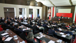 CHP’de Yeni MYK Belli Oldu: Özgür Özel İlk Parti Meclisi Toplantısına Başkanlık Etti