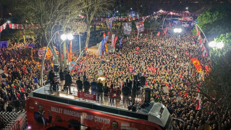 CHP Lİderi Özgür Özel Beykoz’dan İktidara Yüklendi: “Emekliye Zam Yapılana Kadar Meclis’ten Çıkmayacağız, Sandığı Getirin”