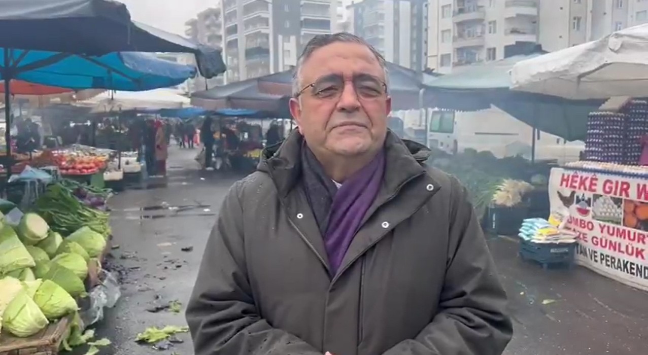 CHP Milletvekili Sezgin Tanrıkulu Diyarbakır Pazarında: “Pazar, Bir Sıtır Yoğurt Gibidir”