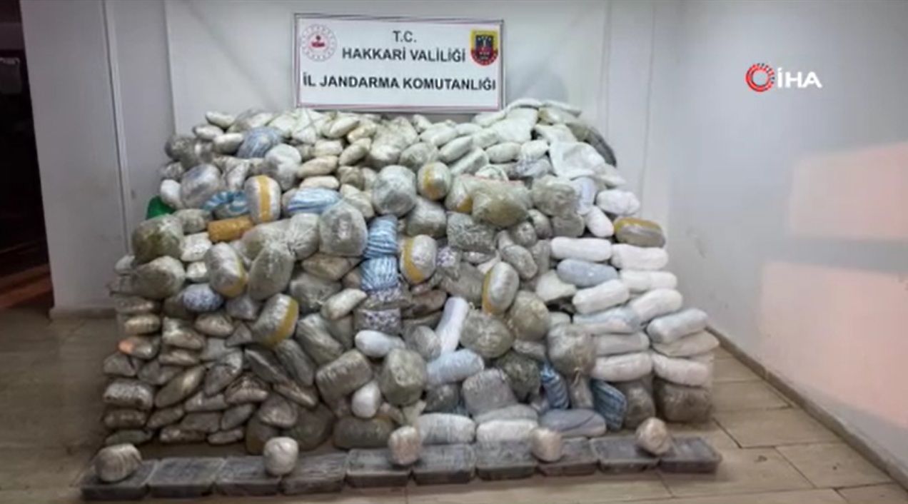 Hakkari’de Jandarmadan Dev Operasyon: 348 Kilo Uyuşturucu Ele Geçirildi