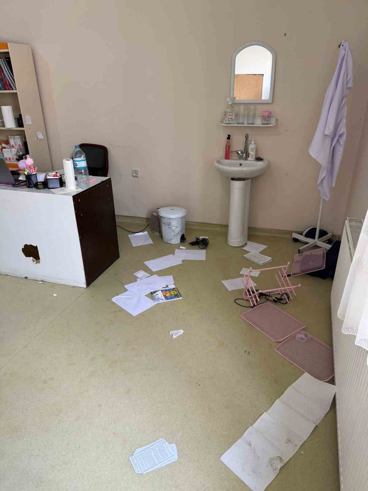 Ağrı’da Asm’de Görev Yapan Doktora Muayene Odasında Yumruklu Saldırı