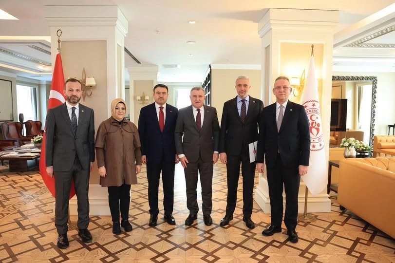 Bakan Osman Aşkın Bak ile Gençliğine Yönelik Yatırımların Hayata Geçirilmesi Planlandı