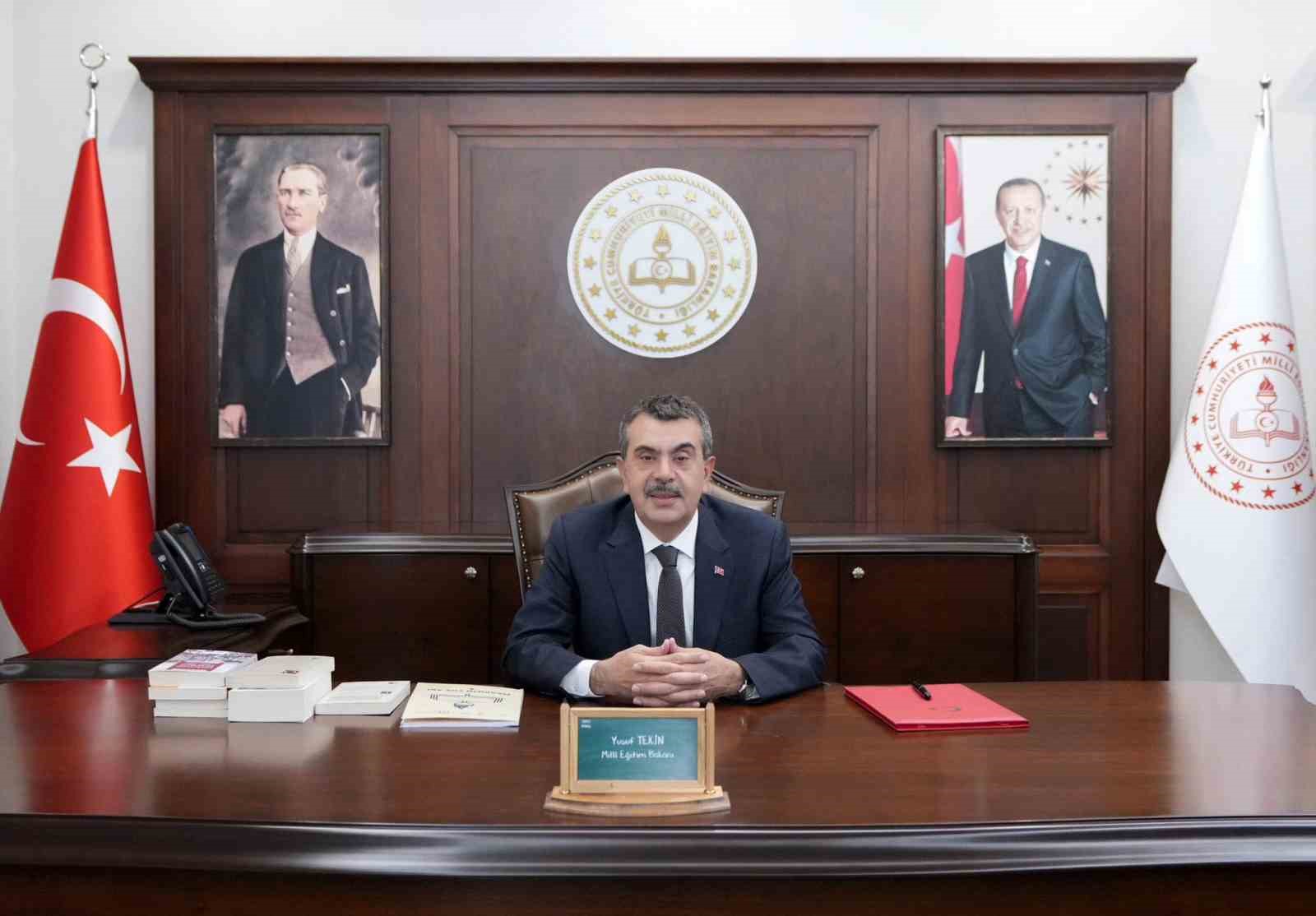 Bakan Tekin: “Evlatlarımızın Karne Heyecanını İçtenlikle Paylaşıyorum”