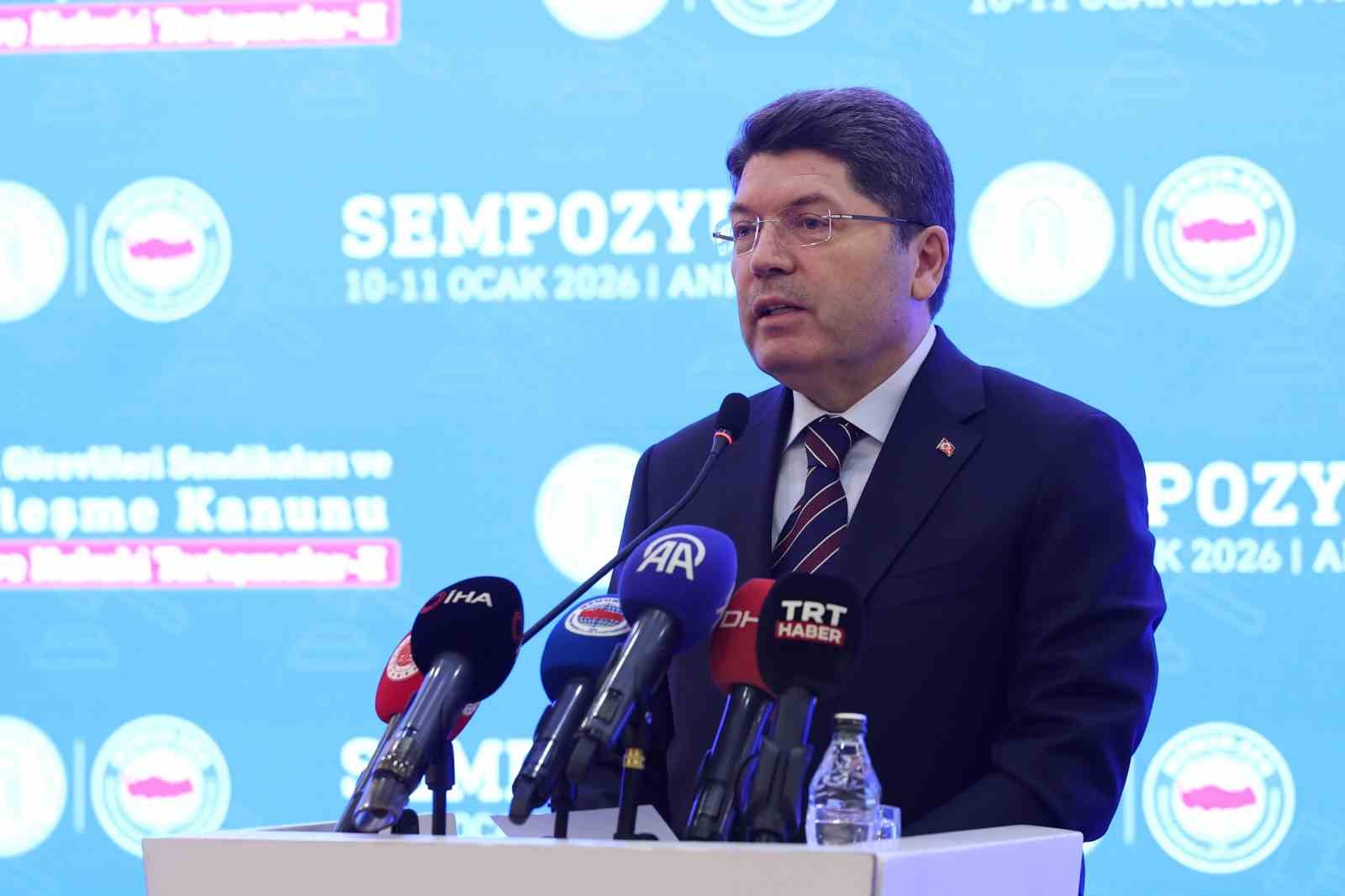 Bakan Tunç: “Kamuda Görevli Memurlarımızın Kanundan Kaynaklı Sorunlarına Kalıcı Çözümler Üretmek İstiyoruz”