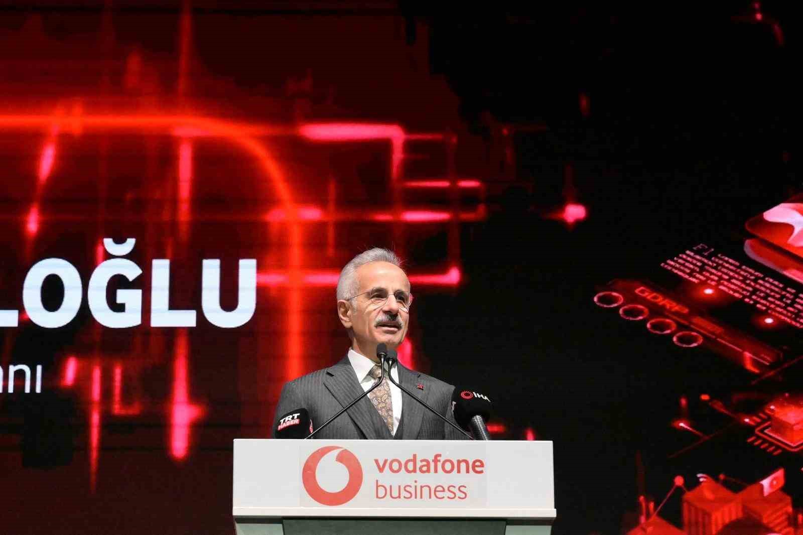Bakan Uraloğlu: “Fiber Optik Ağ Altyapımız, 657 Bin Kilometre”