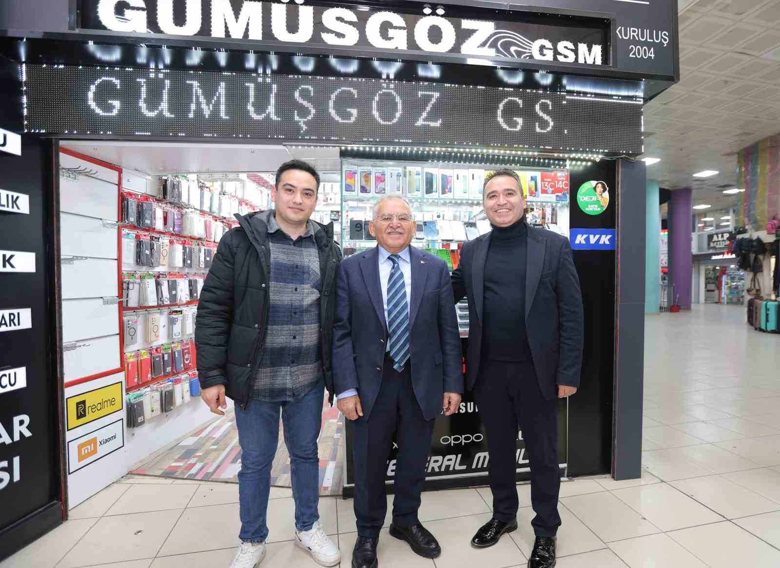 Başkan Büyükkılıç’tan Hunat Çarşısı Esnafı ve Vatandaşlarla Samimi Buluşma