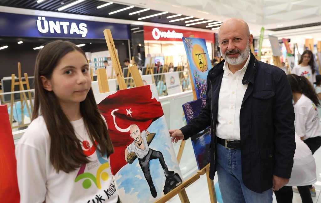 Başkan Çolakbayrakdar; “Her Alanda Gençlerimizin ve Evlatlarımızın Yanındayız”