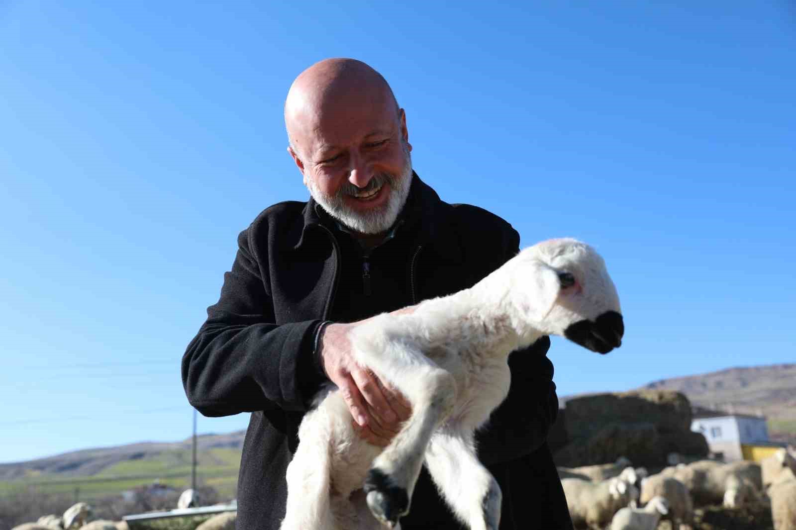 Başkan Çolakbayrakdar: “Kırsal Mahallelerimizin Köy Kimliğini Geleceğe Taşıyoruz”