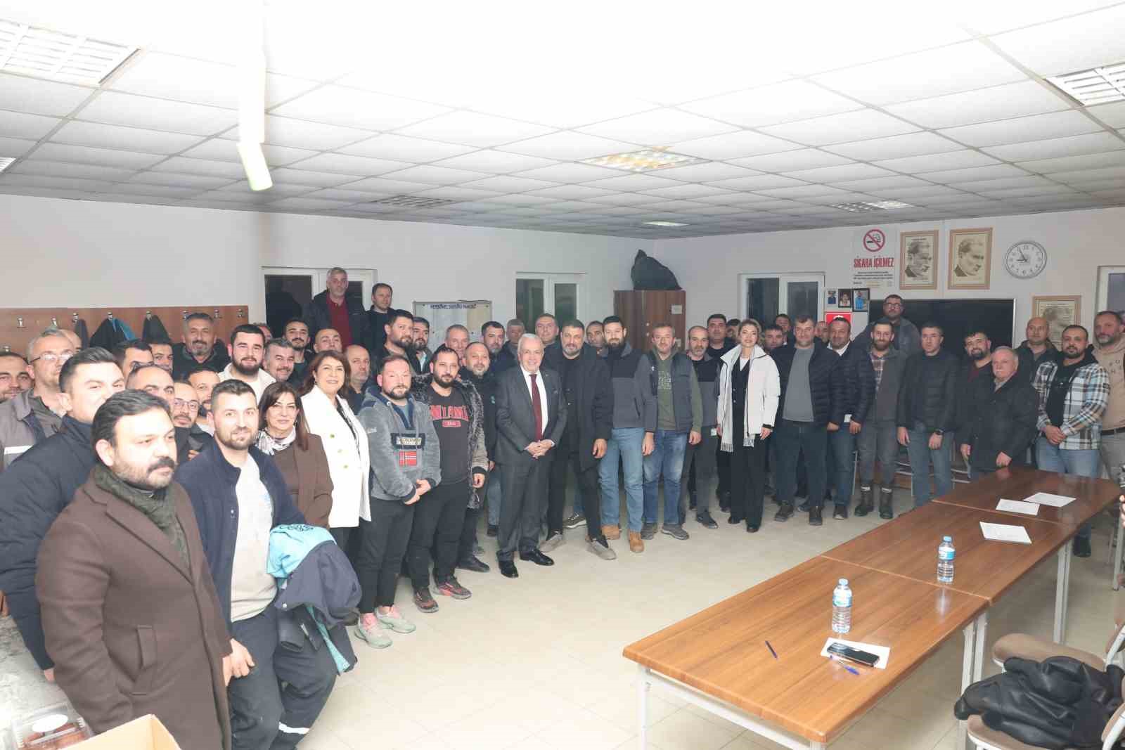 Başkan Şadi Özdemir’den Karla Mücadele Ekiplerine Teşekkür